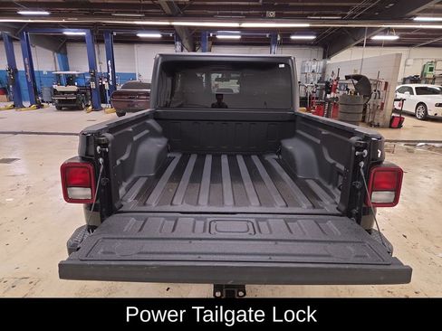 Used 2021 Jeep Gladiator Sport image 22