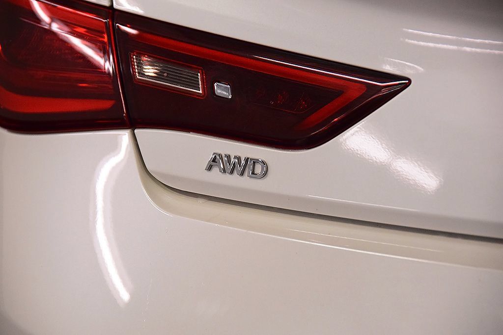 Used 2022 INFINITI Q60 3.0t Luxe w/ Essential Package AWD/4WD image 14