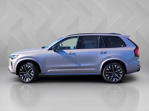 New 2026 Volvo XC90 T8 Ultra w/ Protection Package AWD/4WD image 3