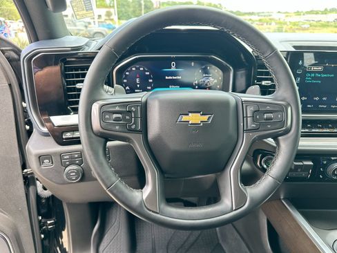 Used 2026 Chevrolet Silverado 1500 High Country AWD/4WD image 14