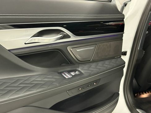 Used 2022 BMW M760i xDrive w/ Luxury Rear Seating Package AWD/4WD image 77