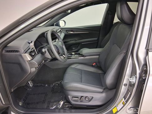 Used 2025 Toyota Camry XSE image 3