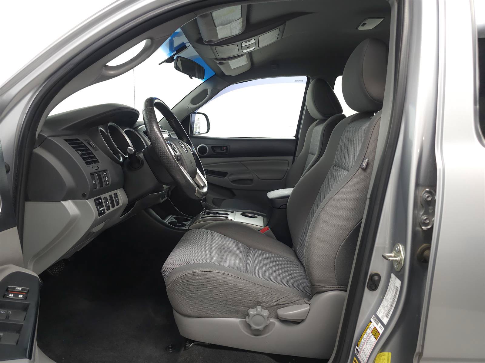 Used 2014 Toyota Tacoma 4x4 Double Cab w/ TRD Sport Package image 4