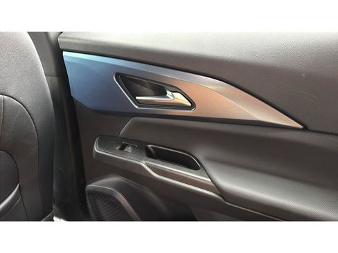 Used 2024 Chevrolet Equinox EV LT w/ LPO, Active Package FWD image 18