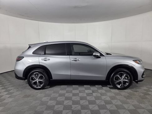 Used 2024 Honda HR-V EX-L image 4