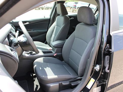Certified 2018 Chevrolet Cruze LT FWD image 9