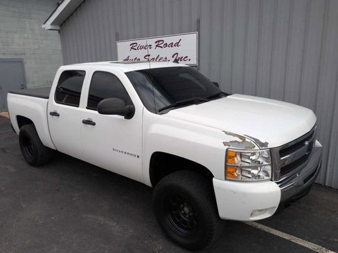 Used 2009 Chevrolet Silverado 1500 LT w/ Power Pack Plus image 3
