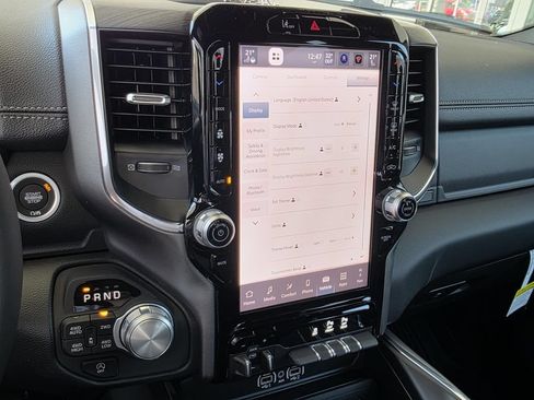 New 2026 RAM 1500 Laramie AWD/4WD image 19