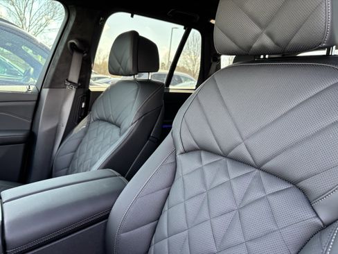Used 2024 BMW X5 xDrive40i w/ Executive Package image 17