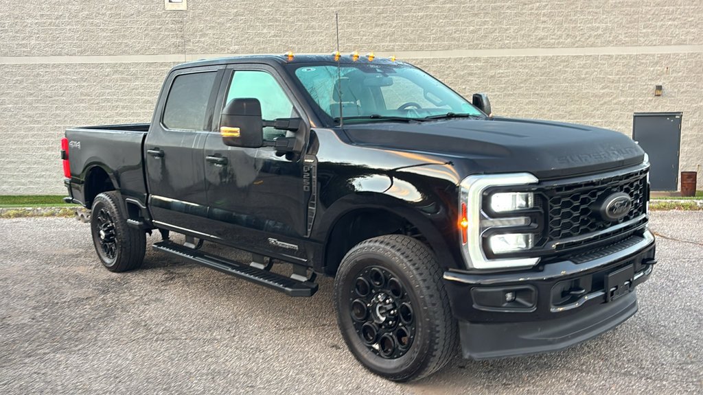 Used 2025 Ford F250 Lariat w/ Black Appearance Package AWD/4WD image 27