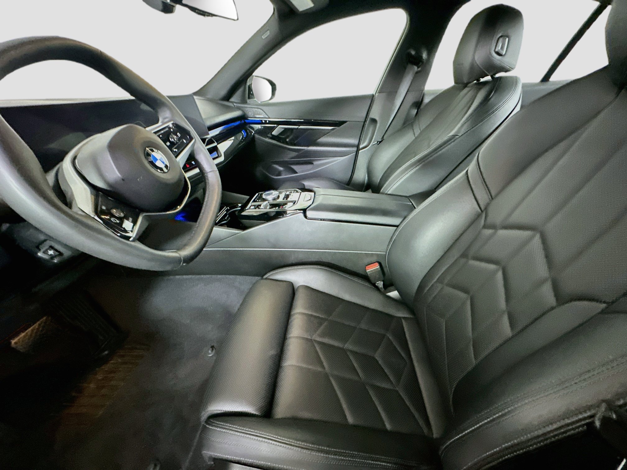 Used 2026 BMW 530i RWD image 13