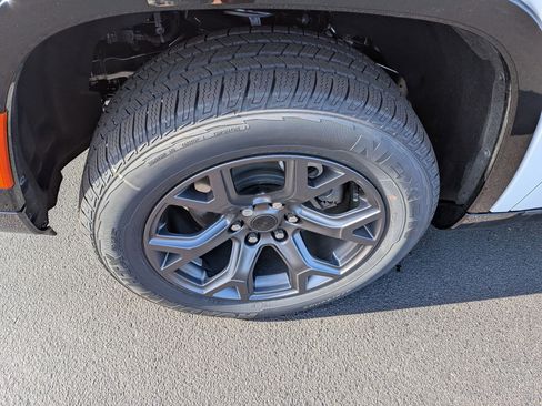 New 2026 Jeep Grand Wagoneer Limited image 9