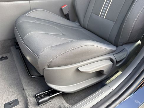 Certified 2025 Hyundai Elantra Sport image 12