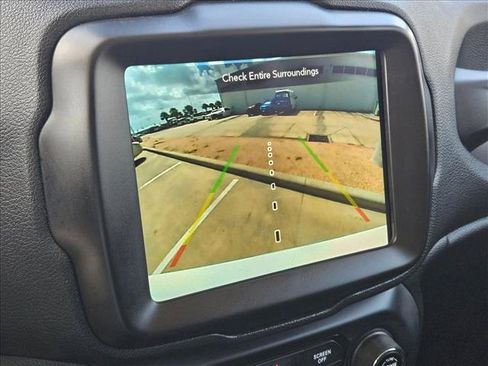 Used 2023 Jeep Renegade Latitude AWD/4WD image 13