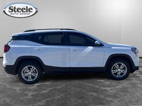 Used 2023 GMC Terrain SLE w/ Driver Convenience Package image 6