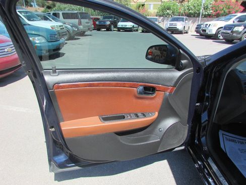 Used 2008 Saturn Aura XR w/ Premium Trim Package image 7