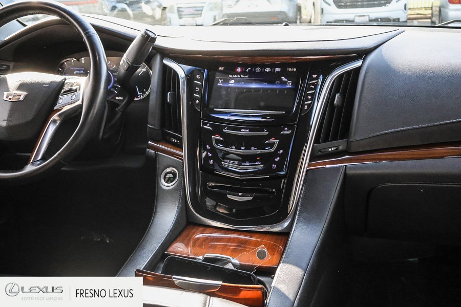 Used 2016 Cadillac Escalade Luxury RWD image 16