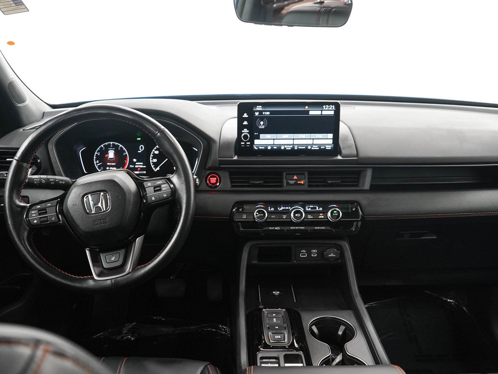 Used 2025 Honda Pilot TrailSport image 17