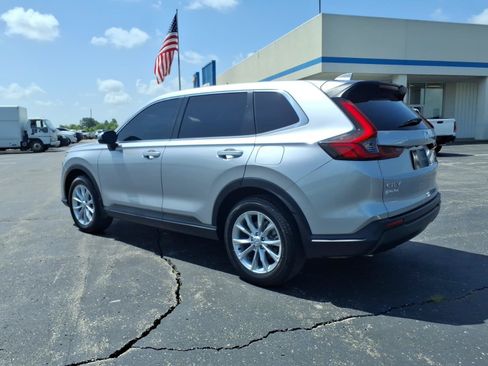 Used 2024 Honda CR-V EX image 3