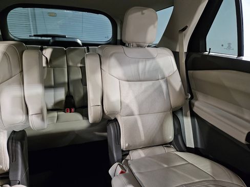 Used 2020 Ford Explorer Platinum image 14