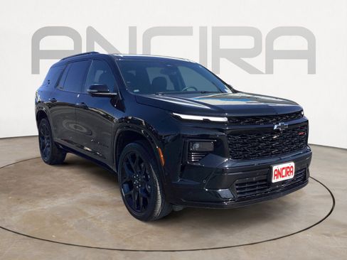 Used 2025 Chevrolet Traverse RS FWD image 7