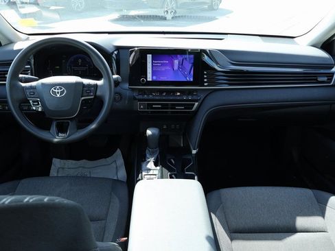 Used 2025 Toyota Camry LE image 6