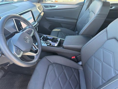 New 2025 Volkswagen Atlas Cross Sport SE image 12