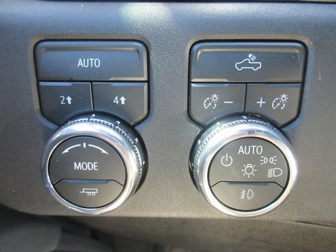 New 2026 GMC Sierra 1500 Elevation image 16