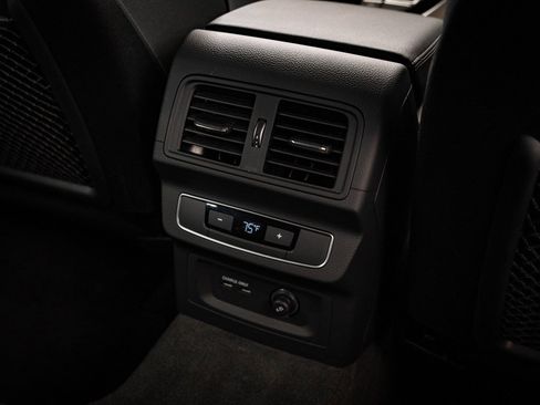 Used 2024 Audi Q5 e Premium image 36