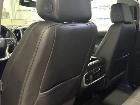 Used 2021 Chevrolet Silverado 1500 LTZ AWD/4WD image 31