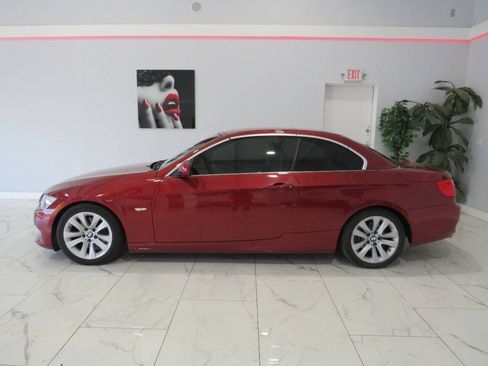 Used 2012 BMW 328i Convertible RWD image 3