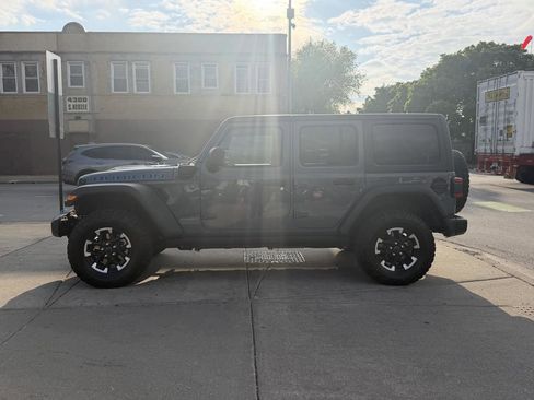 Used 2025 Jeep Wrangler Unlimited Rubicon 4xe AWD/4WD image 8