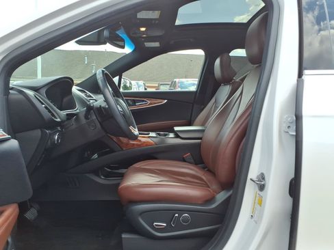 Used 2017 Lincoln MKX Reserve w/ Driver Assistance Package AWD/4WD image 13