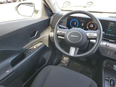 Used 2024 Hyundai Kona SEL FWD image 8