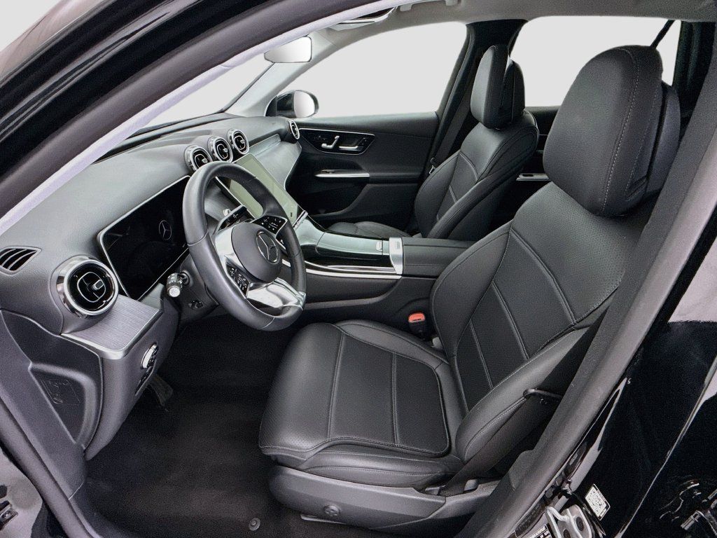 Used 2026 Mercedes-Benz GLC 300 image 17