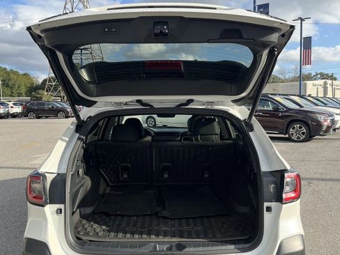 Certified 2021 Subaru Outback Onyx Edition XT w/ Popular Package #2 image 10