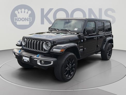 Used 2024 Jeep Wrangler Unlimited Sahara w/ Technology Group AWD/4WD image 1