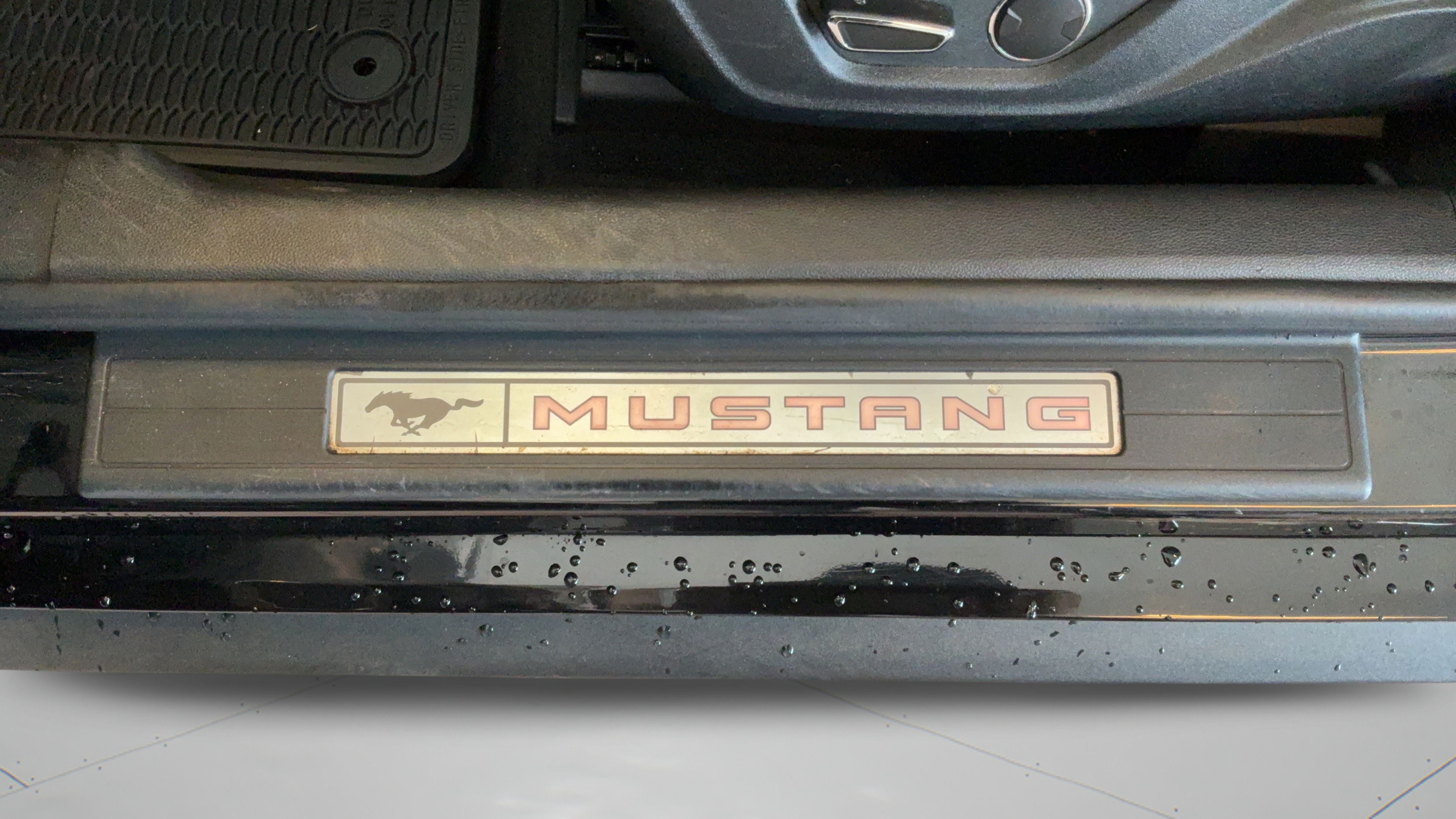 Used 2017 Ford Mustang Premium RWD image 36