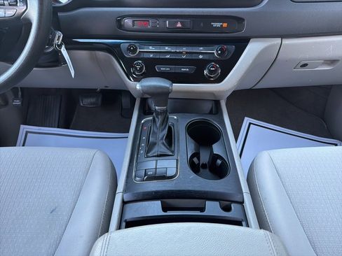 Certified 2018 Kia Sedona L image 28