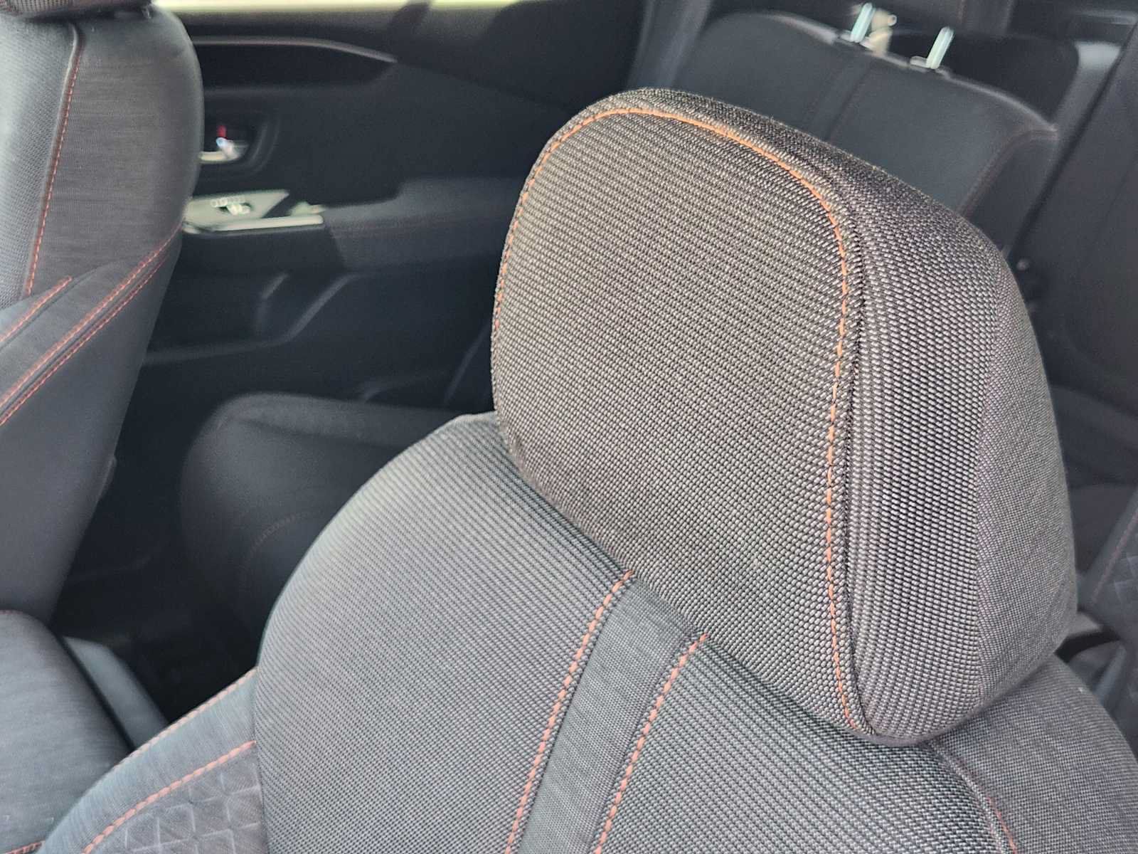 Used 2025 Honda Pilot Sport image 14