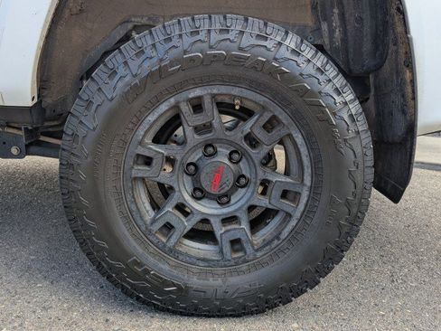 Used 2019 Toyota 4Runner TRD Off-Road Premium AWD/4WD image 25
