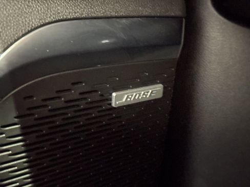 Used 2025 Chevrolet Traverse RS image 39