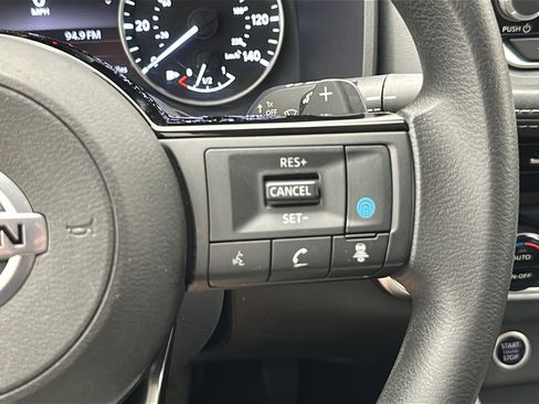 Used 2021 Nissan Rogue SV AWD/4WD image 19
