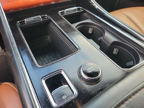 Used 2023 Lincoln Aviator Reserve w/ Equipment Group 201A image 13