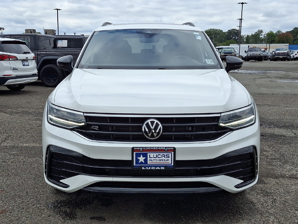 Used 2023 Volkswagen Tiguan SE R-Line AWD/4WD image 4