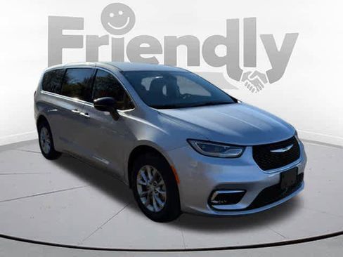 New 2026 Chrysler Pacifica Select image 1