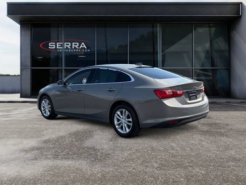 Used 2018 Chevrolet Malibu LT FWD image 3