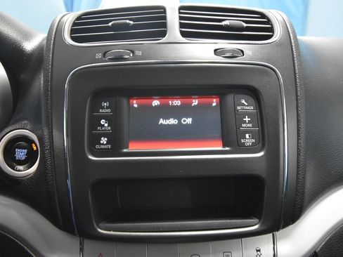 Used 2018 Dodge Journey SXT w/ Connectivity Group FWD image 17
