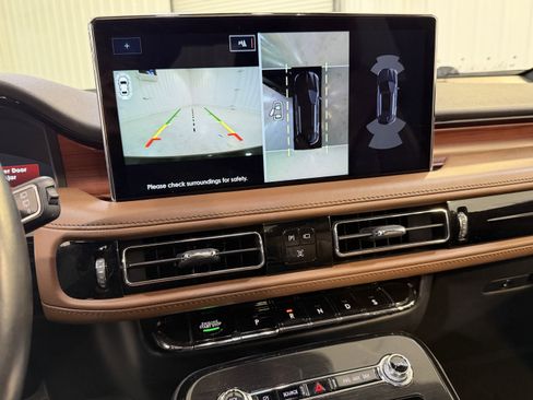 Used 2022 Lincoln Nautilus Reserve w/ Equipment Group 202A image 19