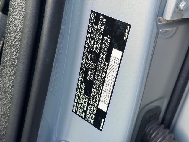 Certified 2025 Volvo XC40 B5 Ultra AWD/4WD image 22